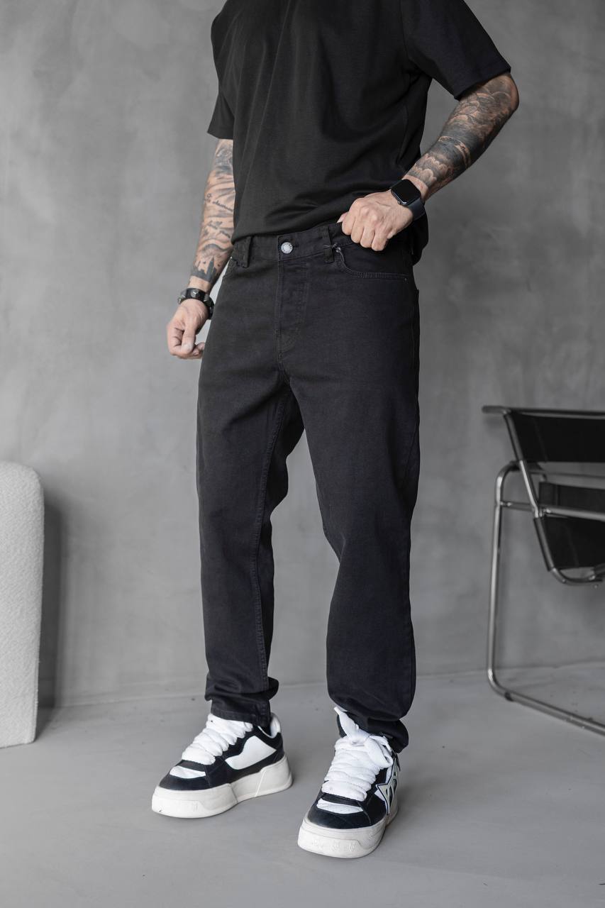 Джинсы Tapered Fit — чёрный однотонный деним